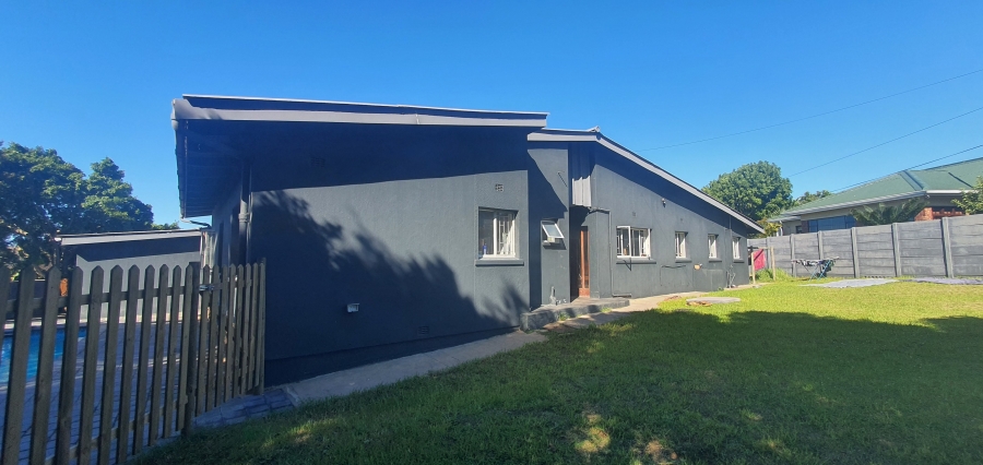 3 Bedroom Property for Sale in Mossel Bay Central Western Cape